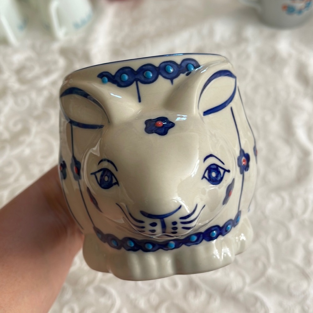 Highly collectible Hand painted bunny rabbit mug-‎ Yokohama Studio
